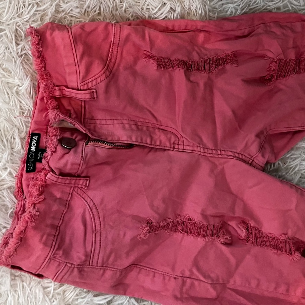 pink ripped jean